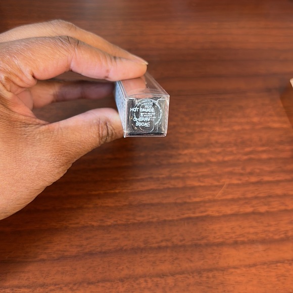 BNIB 2pcs Liquid shadow HUDA BEAUTY & KOKIE matte & metal gold burgundy 3 shades - Picture 3 of 7